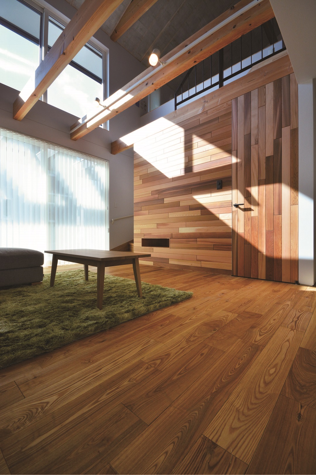 無垢材のアクセントウォール 無垢フローリング 無垢材 無垢内装材 マルホン 無垢材のアクセントウォール 無垢フローリング 無垢材 無垢内装材 マルホン